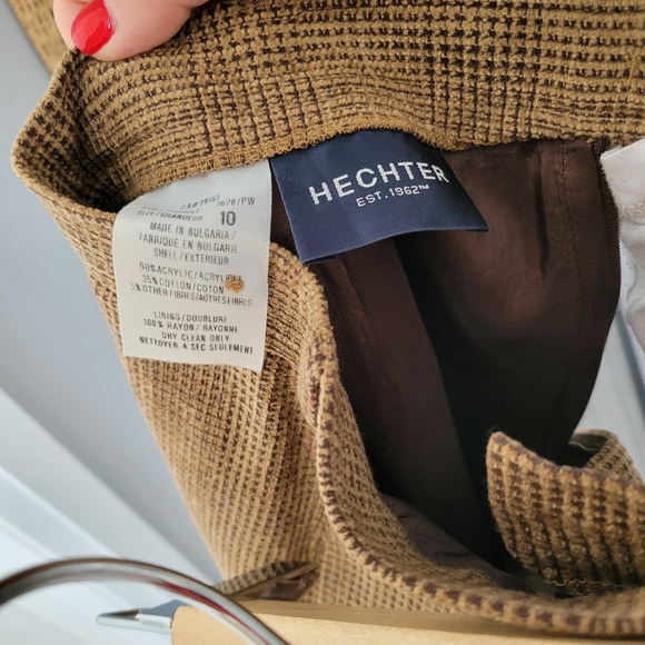 Hechter women's 2 pce suit - Picture 8 of 8